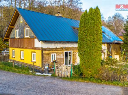 pohled na dům  | Prodej - dům/vila, 181 m²