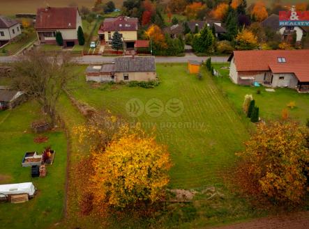 pohled na pozemek  | Prodej - pozemek pro bydlení, 724 m²