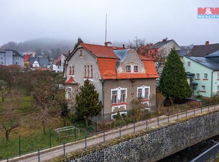 pohled na dům | Prodej - dům/vila, 130 m²