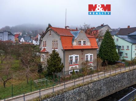 pohled na dům | Prodej - dům/vila, 130 m²