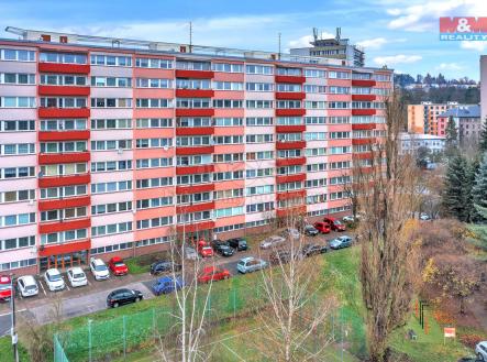 Pohled na dům | Prodej bytu, 1+kk, 27 m²