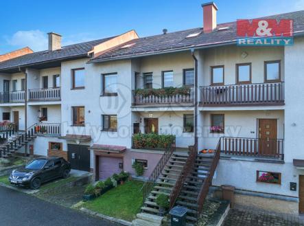 rodinný dům | Prodej - dům/vila, 240 m²