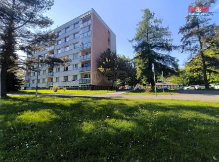 Pohled na bytový dům  | Prodej bytu, 1+1, 36 m²