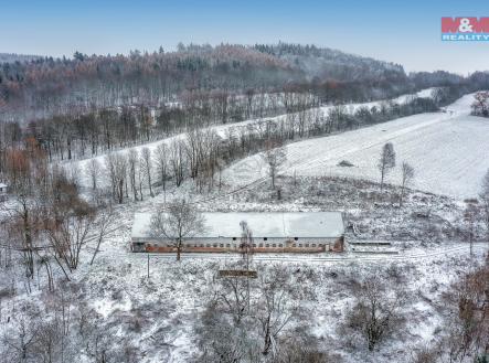 Pozemek s budovou | Prodej - pozemek pro bydlení, 4 689 m²