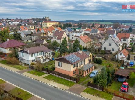 Pohled na dům ze silnice | Prodej - dům/vila, 103 m²