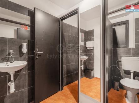 002.jpg | Prodej - obchodní prostor, 342 m²