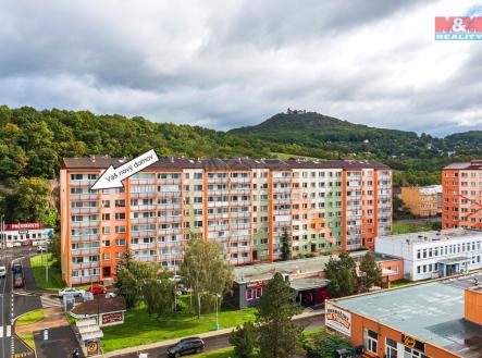 Pohled na dům a okolí | Prodej bytu, 3+1, 76 m²