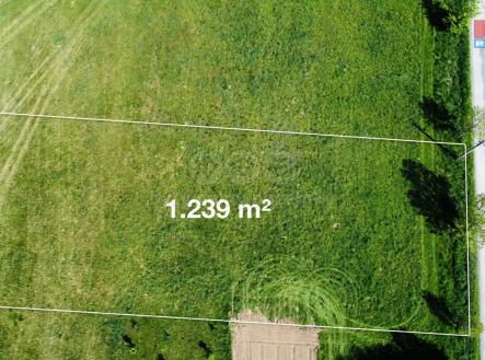 dji_fly_20250430_103158_323_1746001938304_photo_optimized.jpg | Prodej - pozemek pro bydlení, 1 239 m²