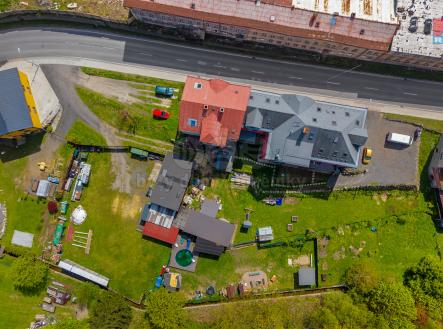 Pohled na zahradu domu | Prodej bytu, 5+1, 143 m²