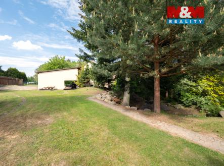 Zadní pozemek | Prodej - pozemek pro bydlení, 1 100 m²