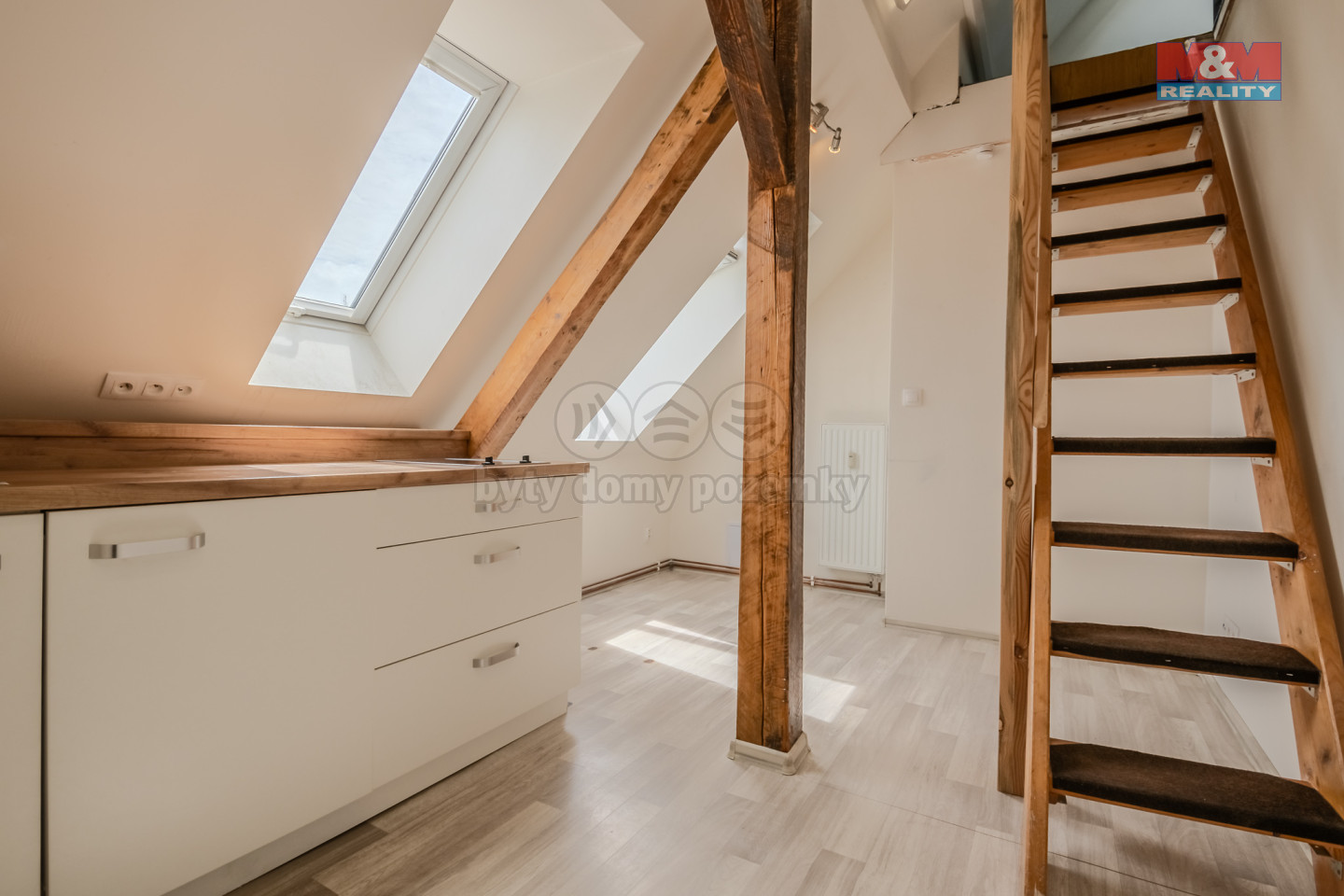 d85-2749-hdr.jpg