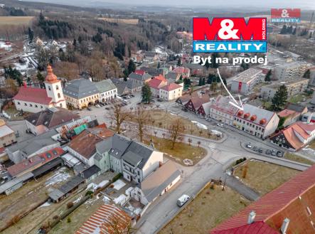 Náměstí z dálky M&amp;amp;amp;amp;amp;amp;amp;amp;amp;Mlogo dron.jpg | Prodej bytu, 4+kk, 102 m²
