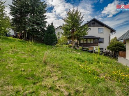 Skutečný stav zahrady domu | Prodej bytu, 4+kk, 109 m²
