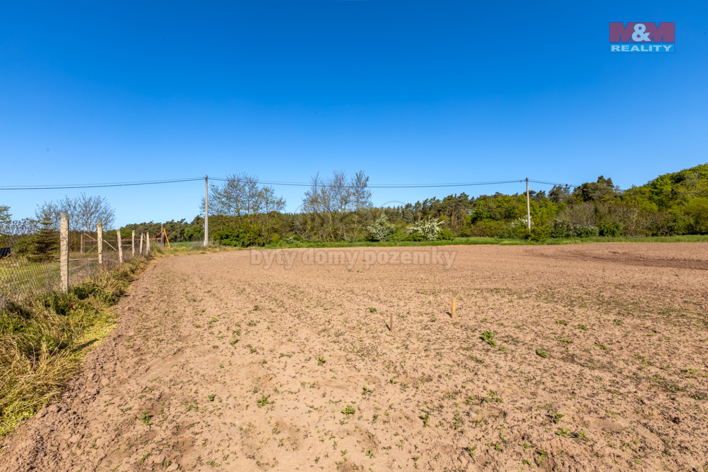 Realitni╠ü foto - Lotous╠î 1 - Kla╠üra Pr╠îibi╠ükova╠ü - 6.jpg