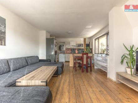 Obývací pokoj s kuchyní 2NP | Prodej - dům/vila, 300 m²