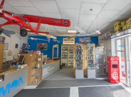 prodejna | Prodej - obchodní prostor, 143 m²