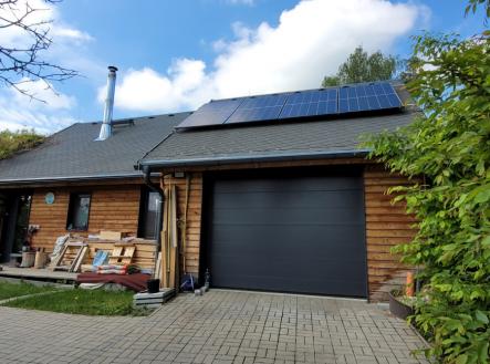 Před domem | Prodej - dům/vila, 100 m²