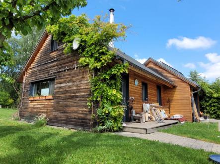 Před domem | Prodej - dům/vila, 100 m²