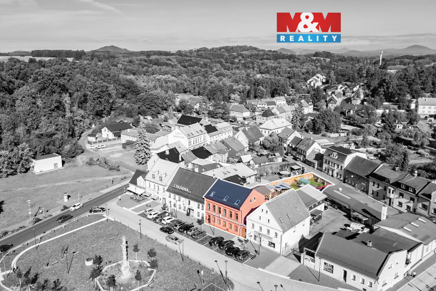 Černo-bílá dron.jpg