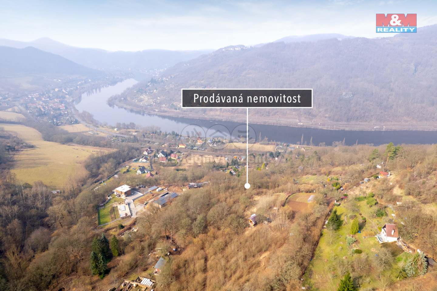Pohled na prodávaný pozemek