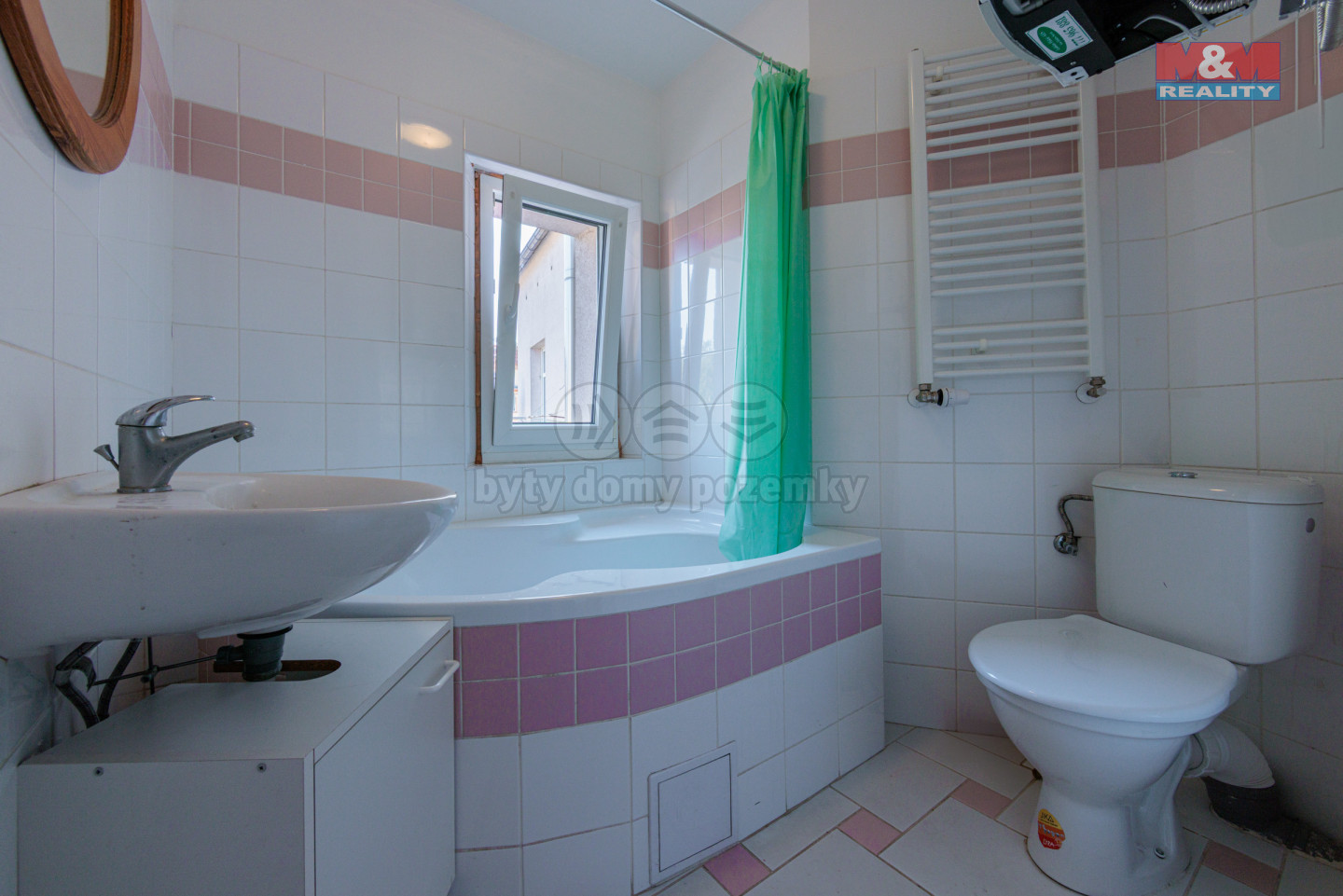 6U1A8900.jpg