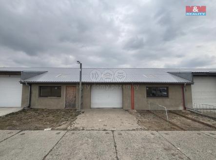 vrata | Pronájem - výrobní prostor, 135 m²
