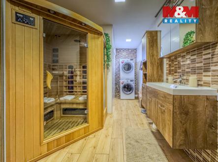 koupelna ve spodním patře | Prodej - dům/vila, 200 m²