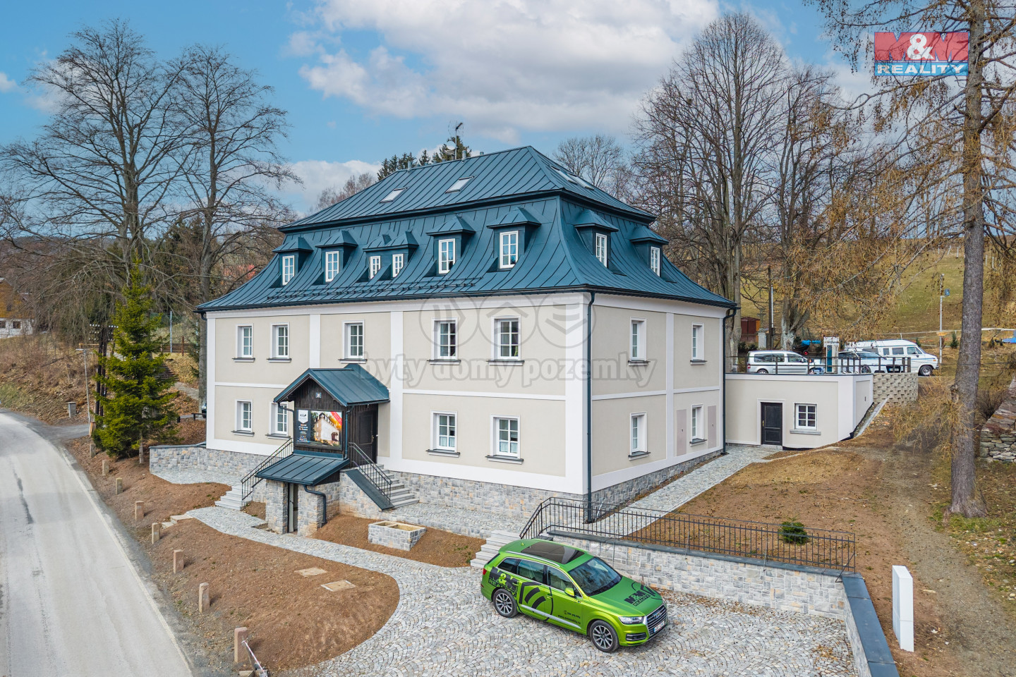 dům