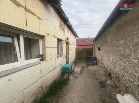 vchod do domu  | Prodej - dům/vila, 238 m²