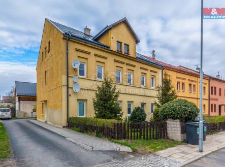 Pohled na dům | Prodej bytu, 2+1, 60 m²