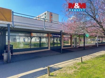 Pohled na obchodní prostor a výlohy | Pronájem - obchodní prostor, 265 m²