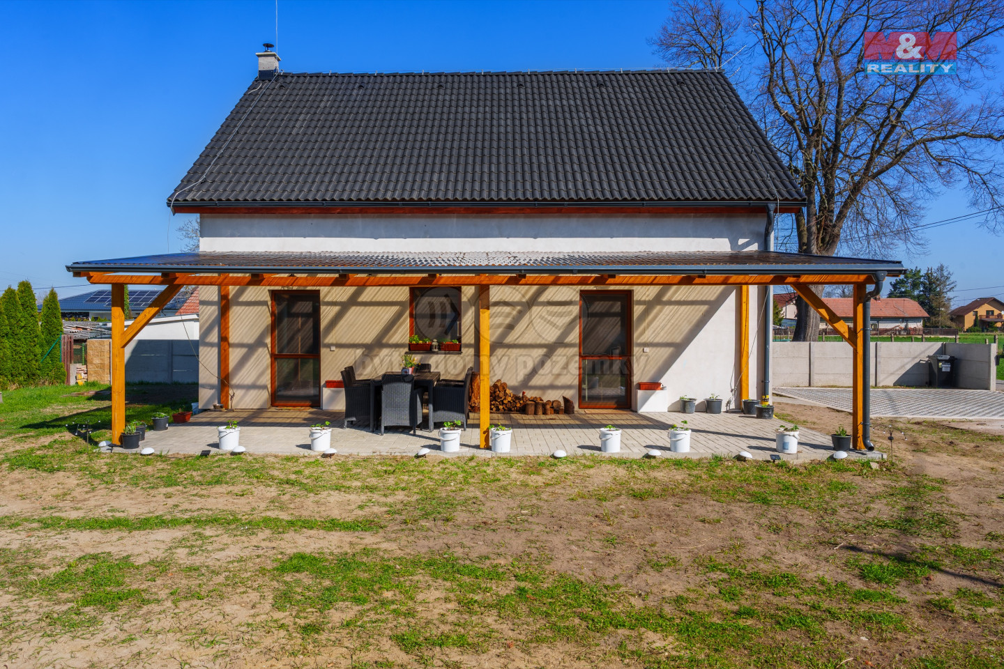 Dům