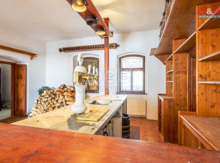 vnitřní prostory restaurace | Prodej - dům/vila, 800 m²