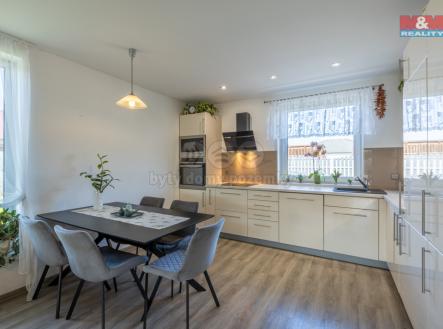 Realitni╠ü fotografie - Podbor╠îany - Iveta C╠îmerdova╠ü - 1.jpg | Prodej - dům/vila, 138 m²