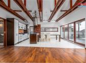 Prodej - dům/vila, 272 m²