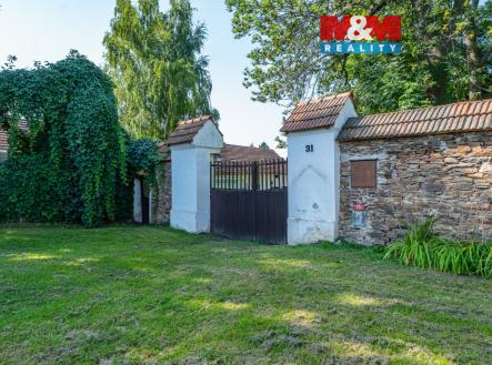 příjezd | Prodej - dům/vila, 450 m²