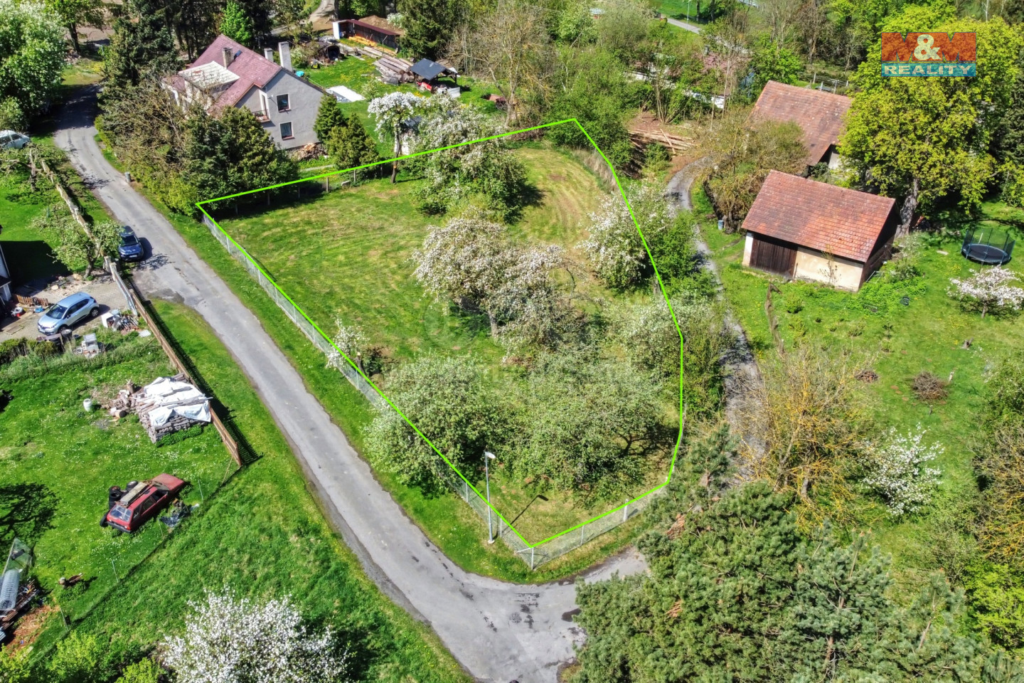 Pozemek a okolí