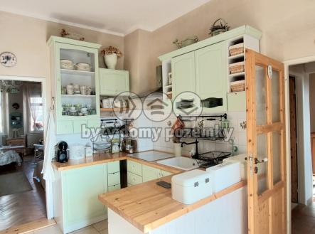 e1f2dfbd-8fee-43af-a7c7-1fb2a29ba915.jpg | Prodej - dům/vila, 680 m²