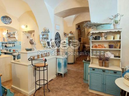 b425e6dc-5822-41c6-84ab-b776c3d743b1.jpg | Prodej - dům/vila, 680 m²