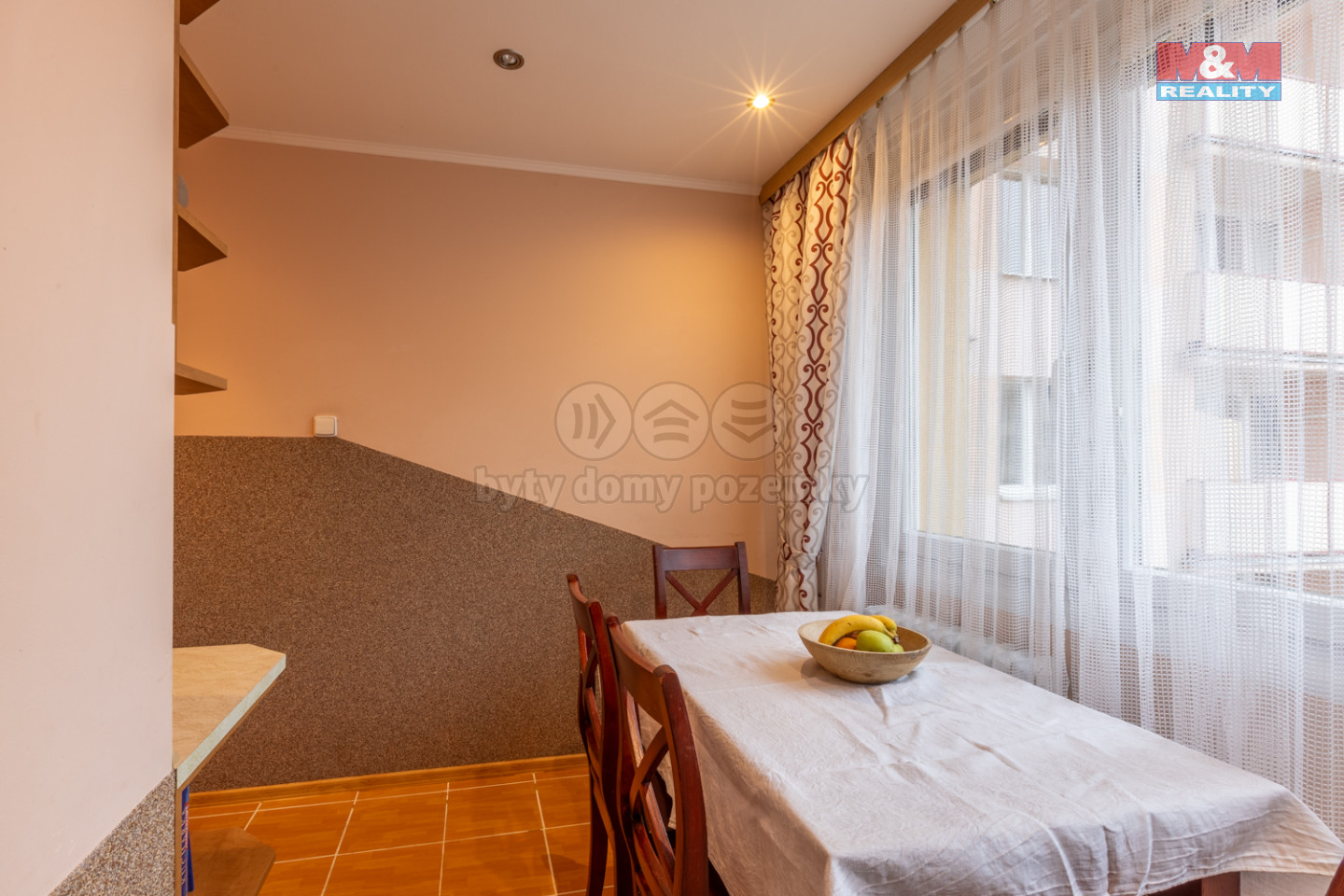Realitni╠ü fotografie - Louny - Kla╠üra Pr╠îibi╠ükova╠ü - 10.jpg