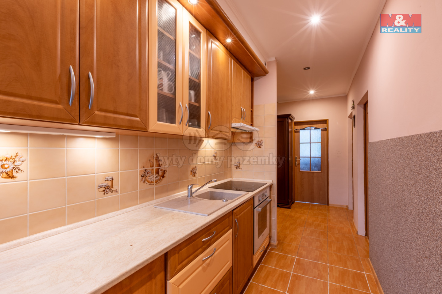 Realitni╠ü fotografie - Louny - Kla╠üra Pr╠îibi╠ükova╠ü - 12.jpg