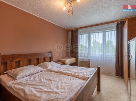 Realitni╠ü fotografie - Louny - Kla╠üra Pr╠îibi╠ükova╠ü - 1.jpg | Prodej bytu, 3+1, 85 m²