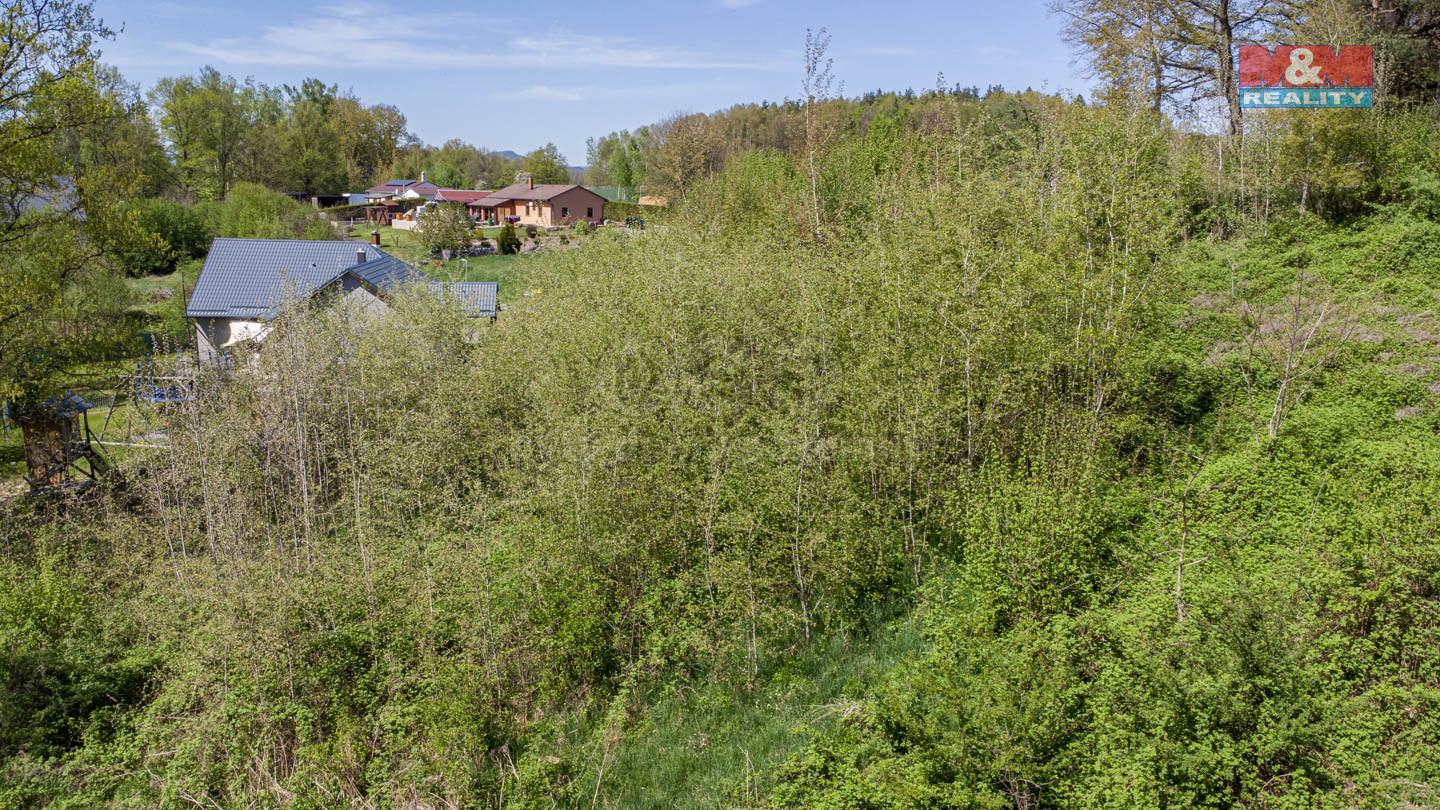 pohled na pozemek