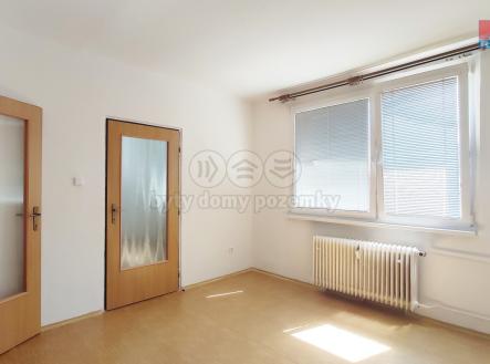 mistnost s kuchynskym koutem.jpg | Pronájem bytu, 2+kk, 38 m²