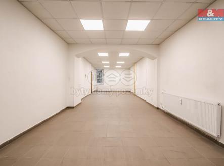 Pohled od vstupu do prodejny | Pronájem - obchodní prostor, 52 m²