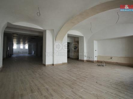 IMG_5875.jpg | Pronájem - obchodní prostor, 300 m²