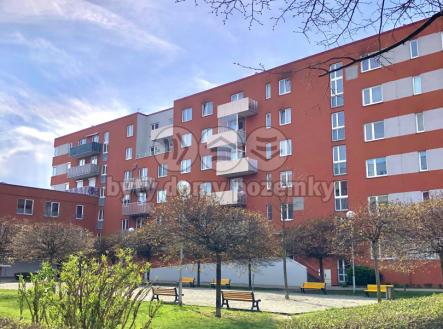 pohled z venku | Pronájem bytu, 3+kk, 52 m²