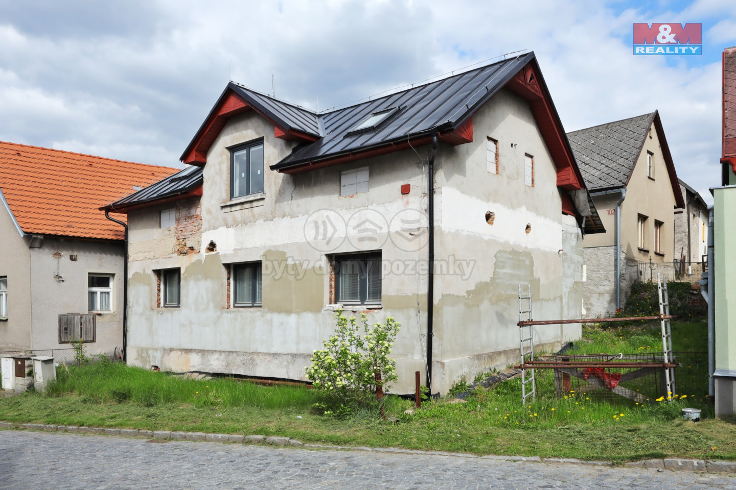 Dům