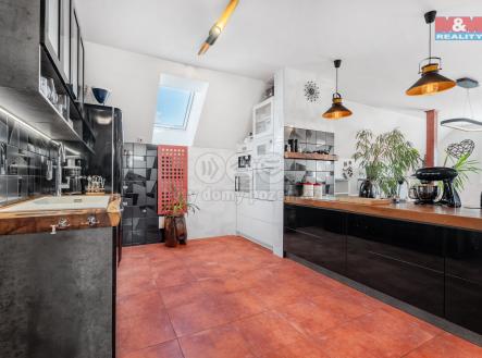 . | Prodej - dům/vila, 232 m²