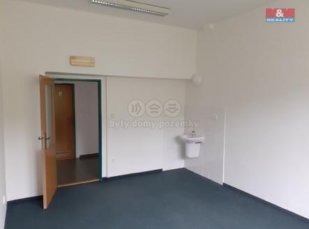 20250121_111411.jpg | Pronájem - kanceláře, 18 m²